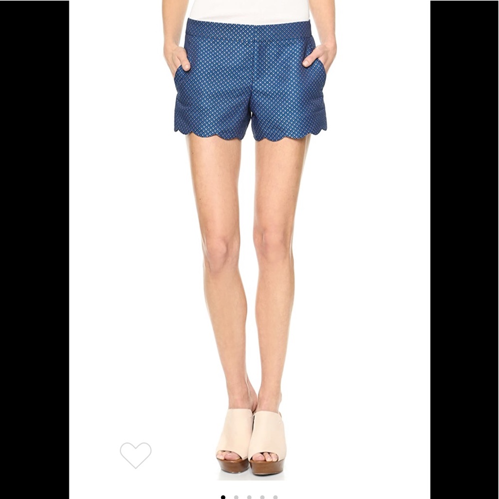 Club Monaco Amber Shorts Scalloped Hem